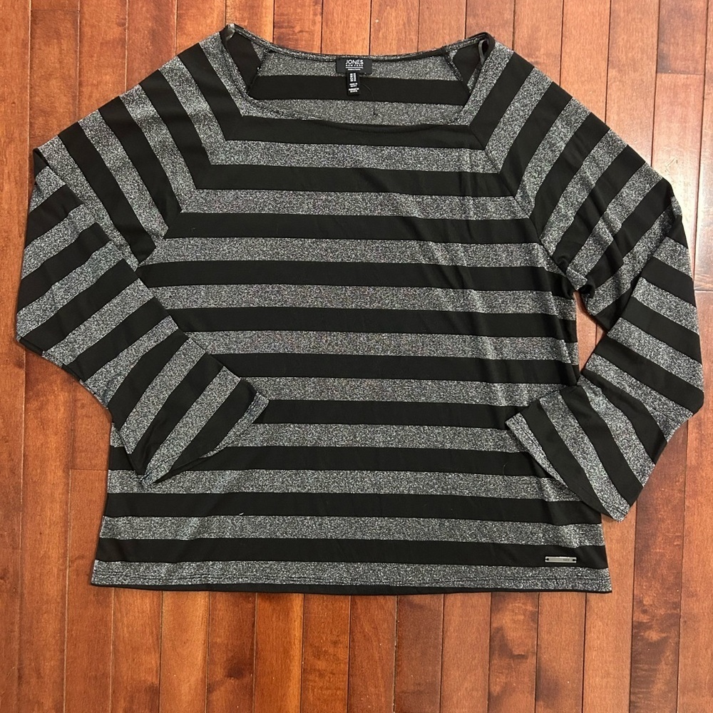 NWOT Jones New York Black and Silver Glitter Striped Top Size 1X